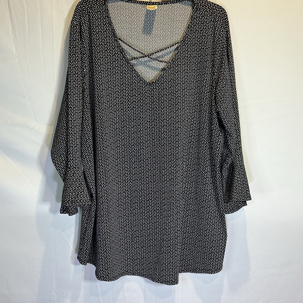 Faded Glory Woman Black 3X 22W-24W Pullover Top Printed 3/4 Bell Sleeves Stretch
